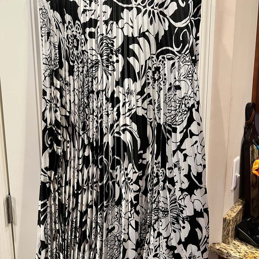 Cato Black and White Floral Midi Pleated Skirt Sz 18/20w